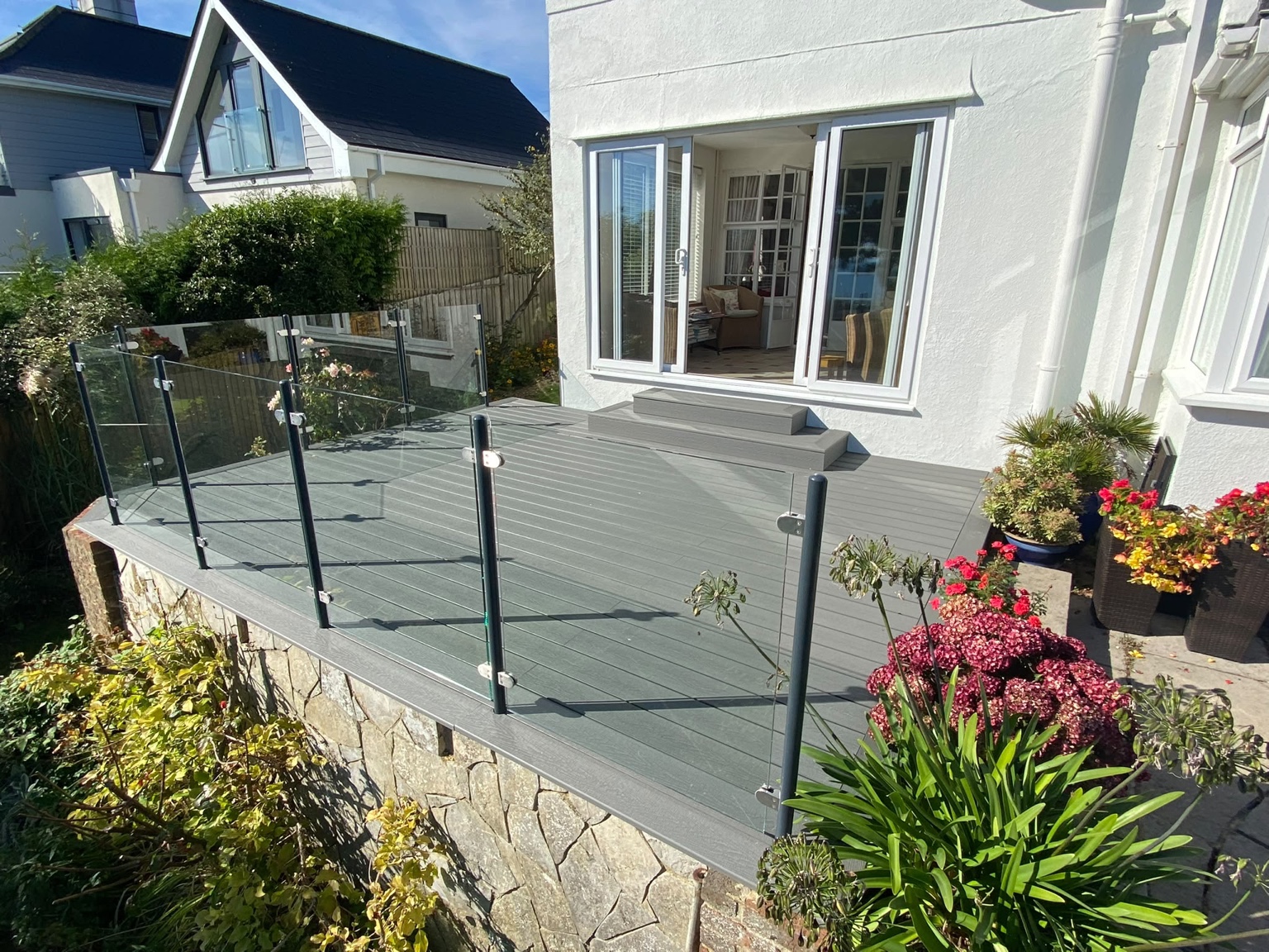 Composite decking and glass balustrade in St Margaret’s Bay